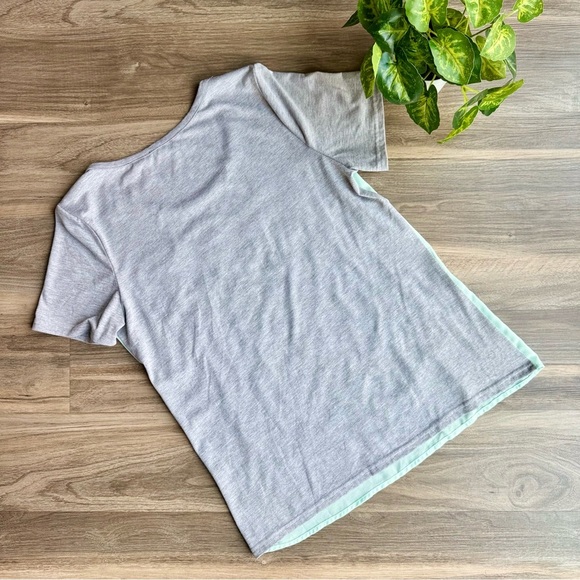 BKE Boutique Embroidered Geometric Mint & Gray Tee – Size M - Picture 7 of 7